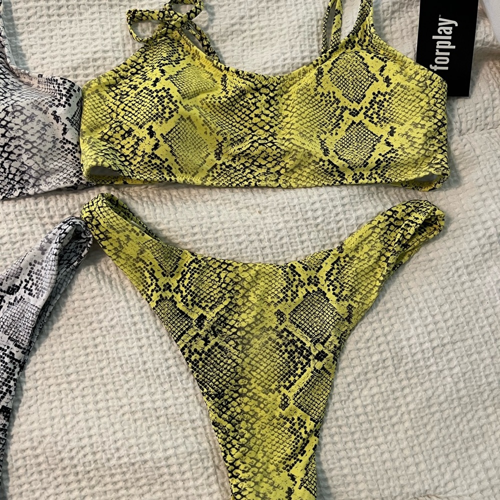 Bikini Bundle - Picture 2 of 2